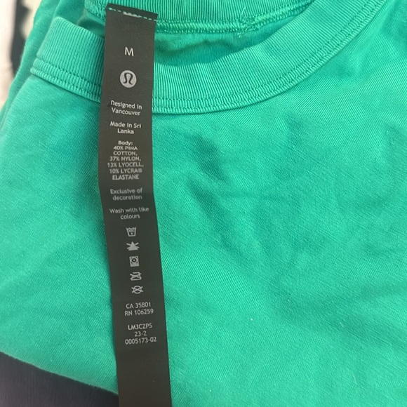 Lululemon size medium T-shirt - Picture 3 of 3